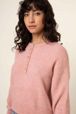 roze trui met parelmoer knoopjes sweater kymberly msi22-13