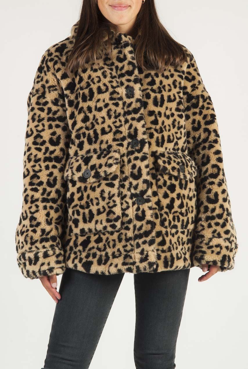 Schatting caravan te ontvangen korte fake fur jas met luipaard dessin en klepzakken 6507102 | Tally-ho