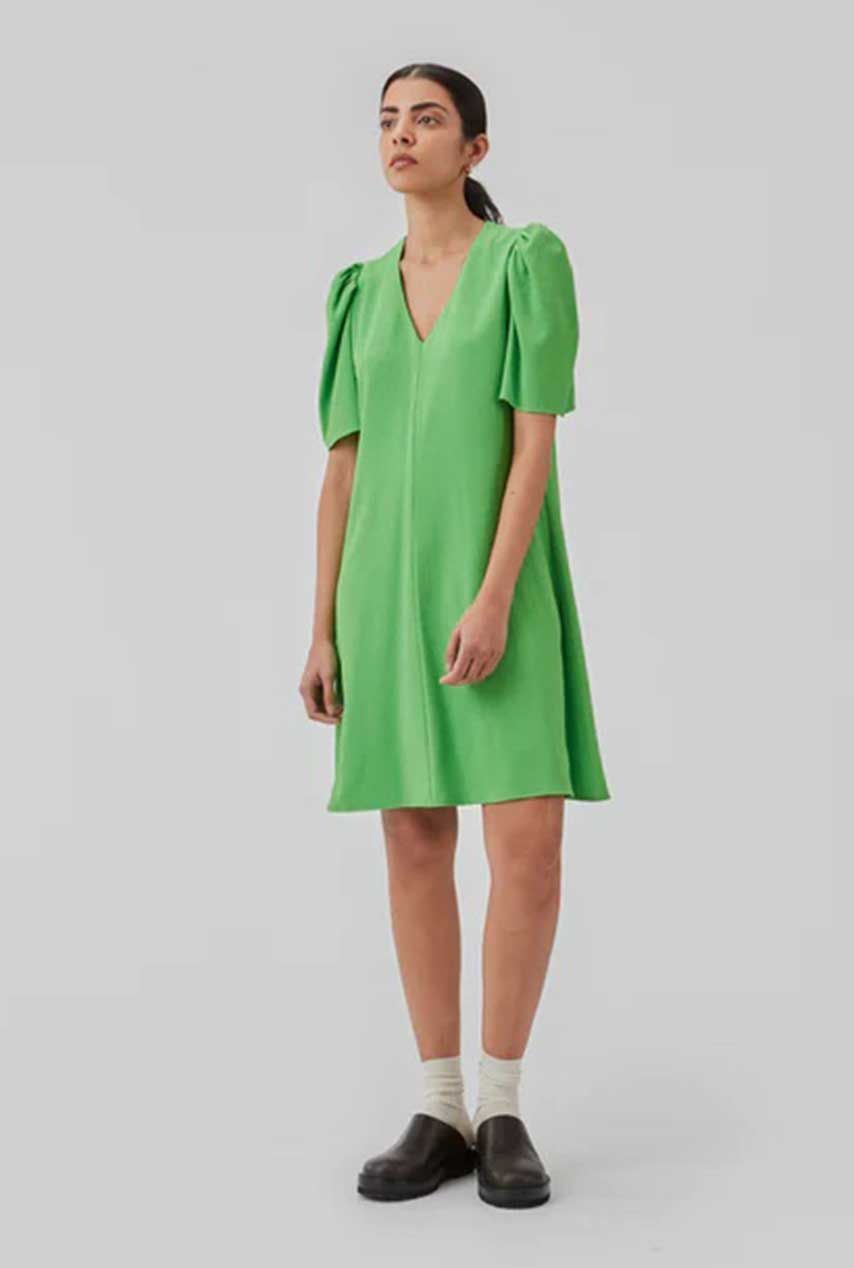 groene jurk met pofmouwen dress classic green
