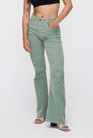 lichtgroene corduroy flared jeans lisette flare pale green 2023103