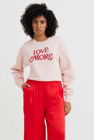 roze sweater met rode opdruk en biezen english rose sw love more