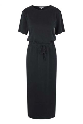 zwarte maxi jurk met elastische tailleband en zijsplit Jungell