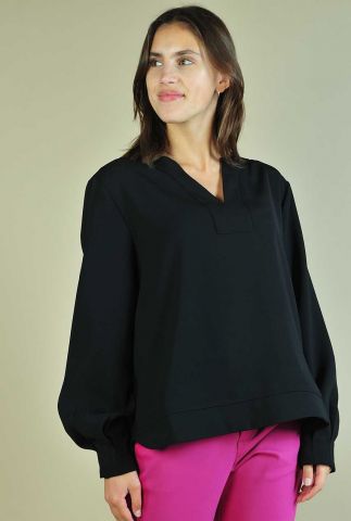 zwarte losvallende top met v-hals naaz leia blouse black 145530