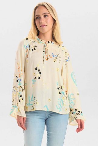 ecru kleurige top met bloemenprint nucadeau blouse 701441-9501