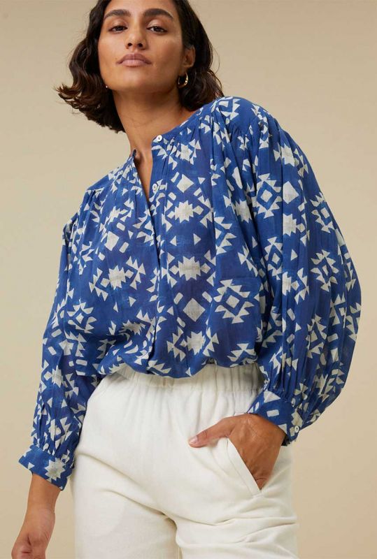 inleveren eindeloos optellen luchtige blauwe blouse met ikat print lucy madras blouse