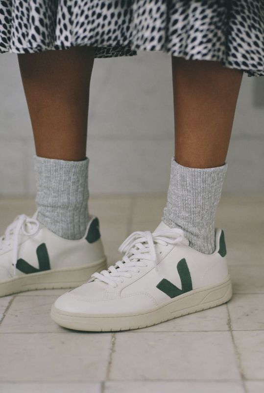 witte sneakers met groene suede leather xd022336